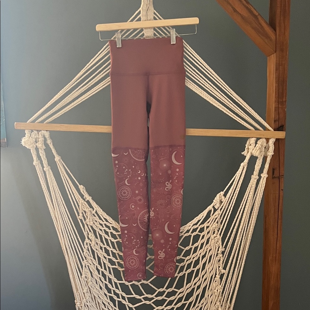 Rose Buddha Celestial Leggings Size 2 Mauve